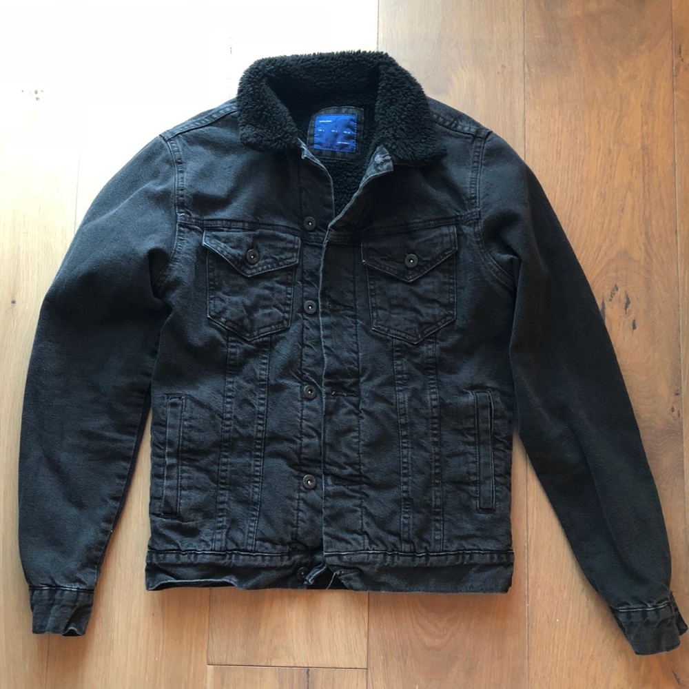 Zara men’s Sherpa denim jacket